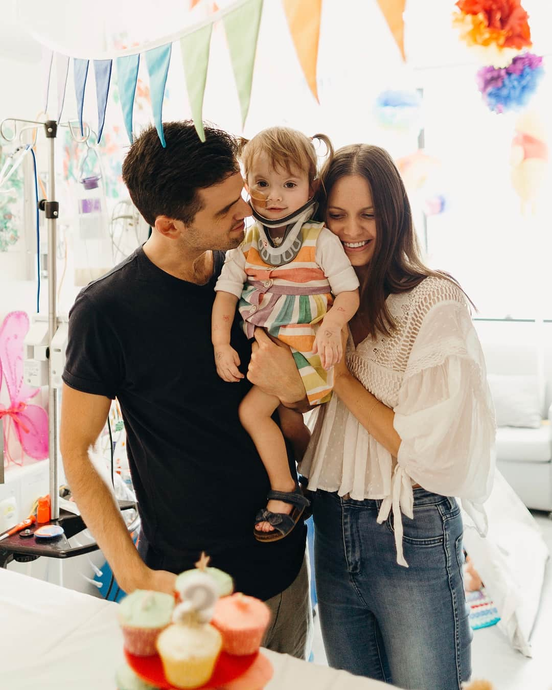 ジェシカ・スタインさんのインスタグラム写真 - (ジェシカ・スタインInstagram)「Our Ru is two! 🌈🧚‍♀️💕🌞🎈🍄🌱🐥 🎉 We never would have thought that having Ru’s birthday in hospital would end up being one of the best days of her life. But as always I’m reminded to never expect anything else from the tiniest, mightiest girl who turns every moment in to beaming love and laughter. We are eternally grateful to everyone at @sydney_kids, @starlightau, @clowndoctorsaus, @rmhc_sydney and most of all her nurses (who became like second family) on C2S for taking care of and loving on our crazy girl so, so much. 🌻❤️」5月9日 19時26分 - tuulavintage