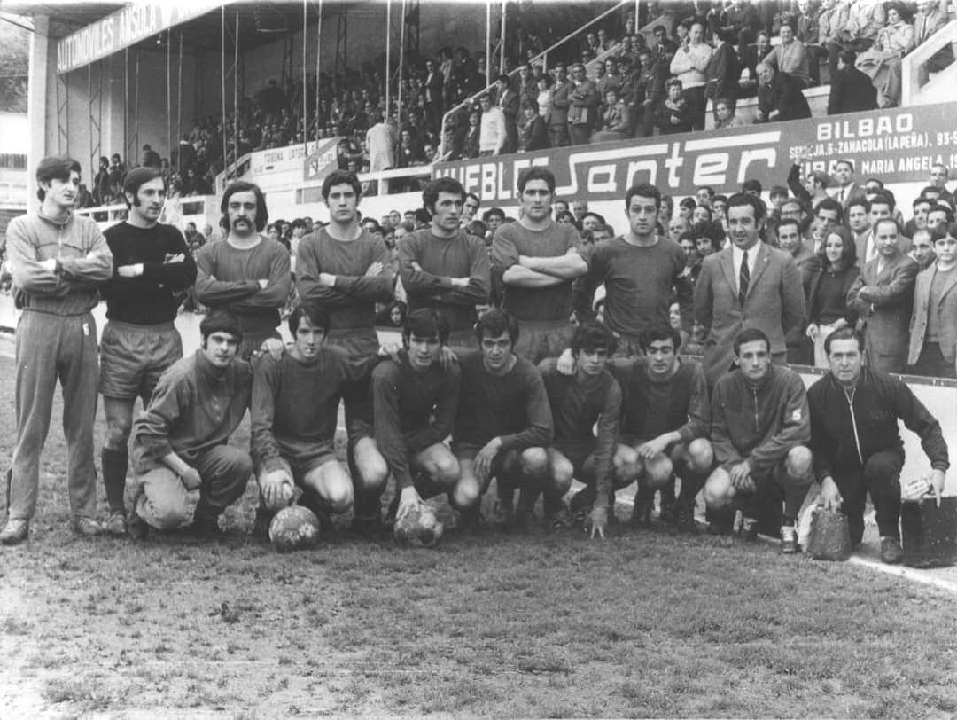 SDエイバルさんのインスタグラム写真 - (SDエイバルInstagram)「📸 1971 . 📜 Gaurko egunez, 1971. urtean, #Eibar 5 - 1 @SDHuesca, 3. Mailan . 📜 Tal día como hoy, en 1971, #Eibar 5 - 1 @SDHuesca, en 3ª División . 📜 Throwback to 1971, #Eibar 5 - 1 @SDHuesca, 3rd Division . #TBT #throwbackthursday #eibarhistory #football #eibar」5月9日 19時24分 - sdeibar