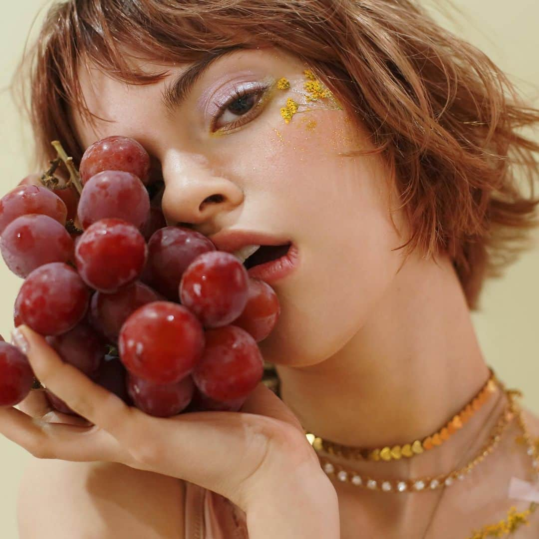 bettie'sclubさんのインスタグラム写真 - (bettie'sclubInstagram)「shooting🍇 #Bettie #bettiehair #mood ・ photographer @hiromihashimura  model @sofiaisabelos」5月9日 19時38分 - bettie_tokyo