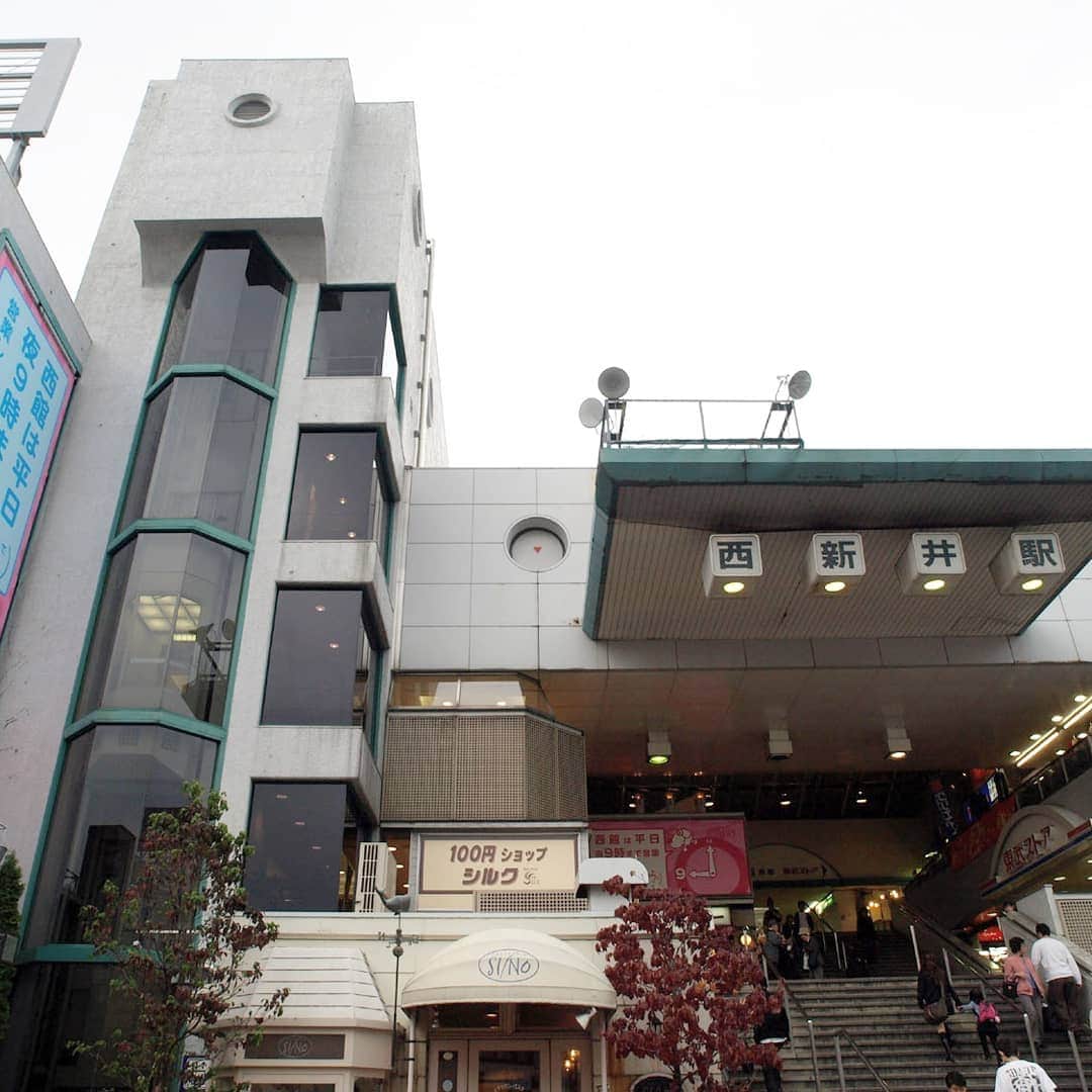 Woman.CHINTAIさんのインスタグラム写真 - (Woman.CHINTAIInstagram)「#西新井駅 （#Nishiarai  station in #Tokyo )  大きい商業施設もあり映画館など遊べる施設も多く、西新井大師の門前町など散歩も楽しめる西新井は、肩肘張らないカジュアルスタイルで温かみのある柄がキュートな女性💚 ・ ・ @woman.chintai では西新井駅周辺のお部屋も診断形式であなたにあったお部屋を探せる😘🏡 「Woman.CHINTAI」もしくは、「ウーマンチンタイ」で検索🔍 プロフィールのURLからもすぐに理想のお部屋が探せちゃいます✨ ・ Illustrated by @nodeko_ ・ ・ #WomanCHINTAI#部屋探し#CHINTAI #女性にオススメ #擬人化 #賃貸 #街 #1人暮らし #おしゃれ#女子#ファッションイラスト#fashionillutration#tokyofashion#ootd#ファッション#コーデ#今日のコーデ」5月9日 19時51分 - woman.chintai