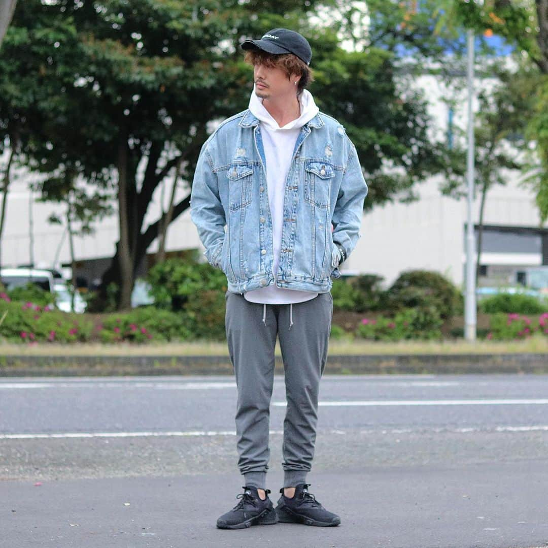 kazuさんのインスタグラム写真 - (kazuInstagram)「#ootd  Nike Air Huarache Drift  が調子良くって 黒、白 ヘビロテ中🏃‍♂️🙆‍♂️ #vetements #ヴェトモン #balenciaga #バレンシアガ #ZARA #ザラ #メンズファッション #コーディネート #mensfashion #NIKE #ナイキ #スニーカー #エアハラチ」5月9日 19時52分 - kazu9316