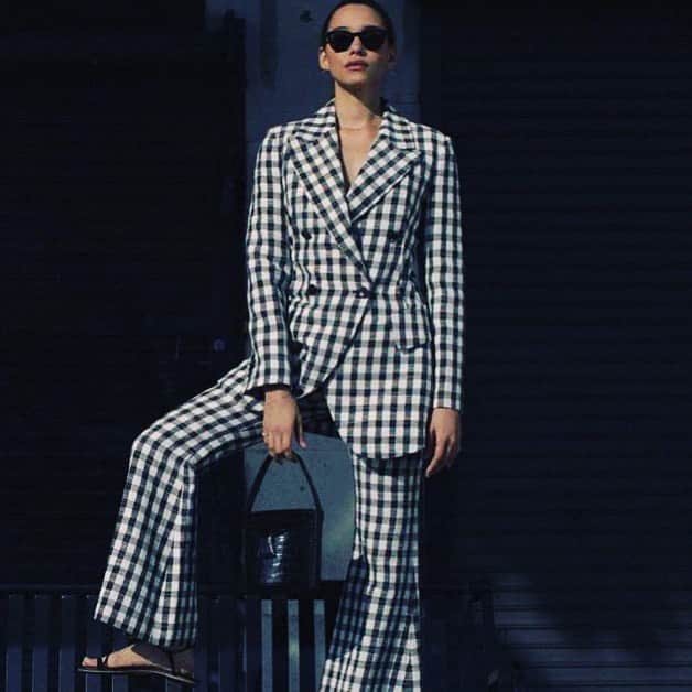 デレク ラムのインスタグラム：「Boss sharp. Plaid suit Spring 2019. @ohmynessa @cleirysv」
