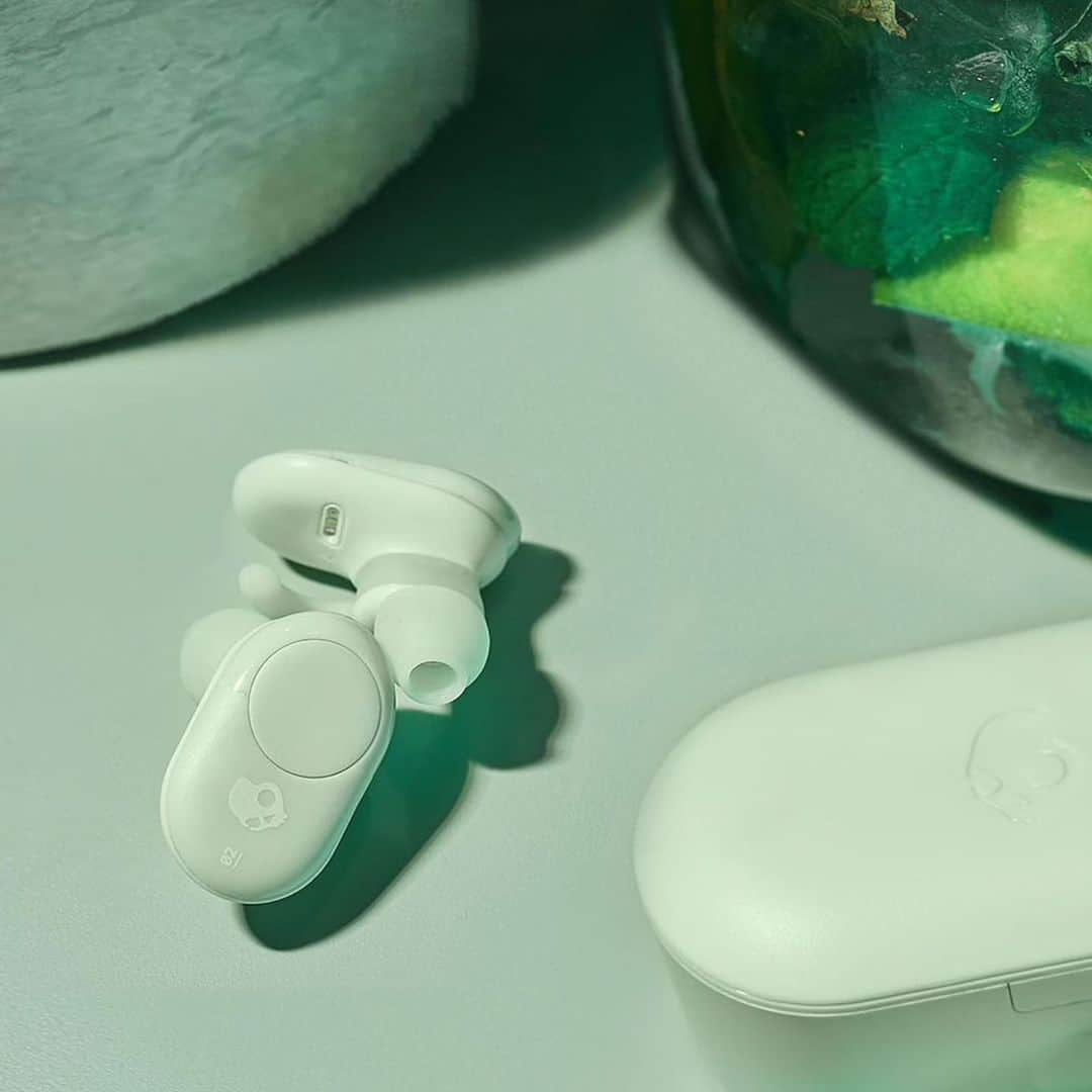 Skullcandy Japanさんのインスタグラム写真 - (Skullcandy JapanInstagram)「Push﻿ 完全ワイヤレスイヤホン FRESH MINT🧼購入特典の水筒をセットに数量限定にて5月10日(金)発売🧼﻿﻿ ﻿﻿ ケーブルがないフルワイヤレスの開放感とパワフルなサウンドを同時に体験🧼﻿﻿ ﻿﻿﻿ #FeelSkullcandy #FeelFresh #スカルキャンディー﻿﻿ ﻿」5月9日 20時19分 - skullcandyjapan