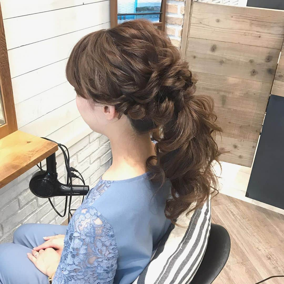 金子真由美さんのインスタグラム写真 - (金子真由美Instagram)「* hair arrange * ポニーテール♡ * #かねこアレンジ #ヘアアレンジ #結婚式 #ブライダルヘア #パーティーヘア #プレ花嫁 #アレンジ #結婚パーティ #ポニーテール」5月9日 20時22分 - kanekomayumi12