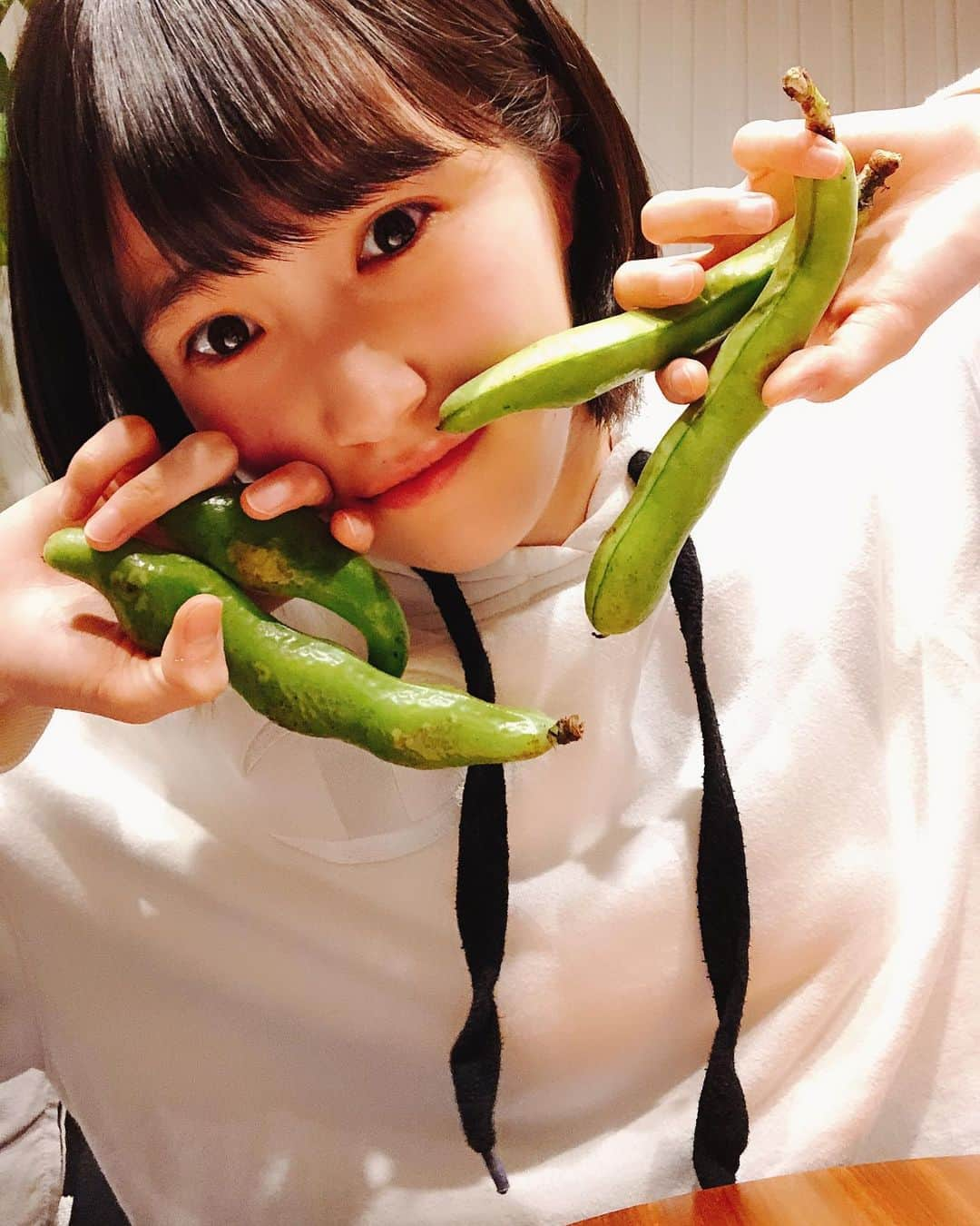 坂本 愛玲菜さんのインスタグラム写真 - (坂本 愛玲菜Instagram)「そら豆アイドル #そら豆の絵文字ほしい」5月9日 20時56分 - erena_hkt48