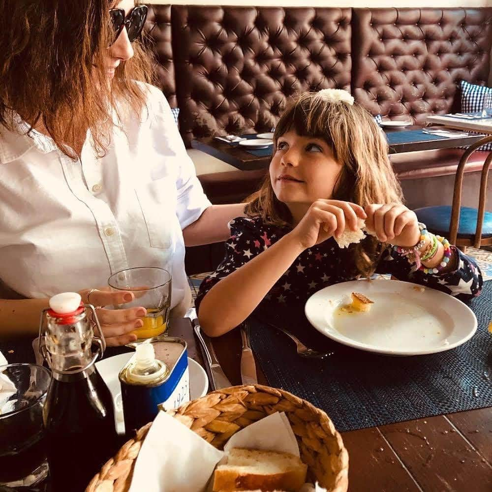 ラウラ・パウジーニさんのインスタグラム写真 - (ラウラ・パウジーニInstagram)「Domenica sarà un giorno speciale per celebrare noi mamme e i nostri bambini, ma allo stesso tempo questa giornata rappresenta un’opportunità per ricordare a tutto il mondo che senza una sana e regolare alimentazione, non ci sarà alcun futuro per molte mamme e bambini. Loro sono il ❤️ della missione del @worldfoodprogramme.  Per la #FestaDellaMamma di domenica unisciti a me e alle milioni di mamme che meritano di ricevere una sana alimentazione .  Este Domingo será un día especial para celebrar nosotros las mamas y nos niños, pero al mismo tiempo este día es una oportunidad para recordar al mundo entero que sin una alimentación saludable y regular, nunca habrá futuro para muchas mamás y sus niños. Ellos son el ❤️ de la misión de World Food Programme. Por el #DíaDeLasMadres ese domingo, únete a mí y a las millones de mamás que merecen recibir una alimentación saludable.  This Sunday will be a special day to celebrate us, as moms and our children but at the same time this day represents a big opportunity to remind to the whole world that without a healthy and regular alimentation, there’ll be no future for a lot of moms and children. They are the ❤️ of the World Food Programme mission. On Sunday, for the #MothersDay, join me and millions of moms who deserve to receive a healthy alimentation. #FeedOurFuture」5月9日 21時05分 - laurapausini