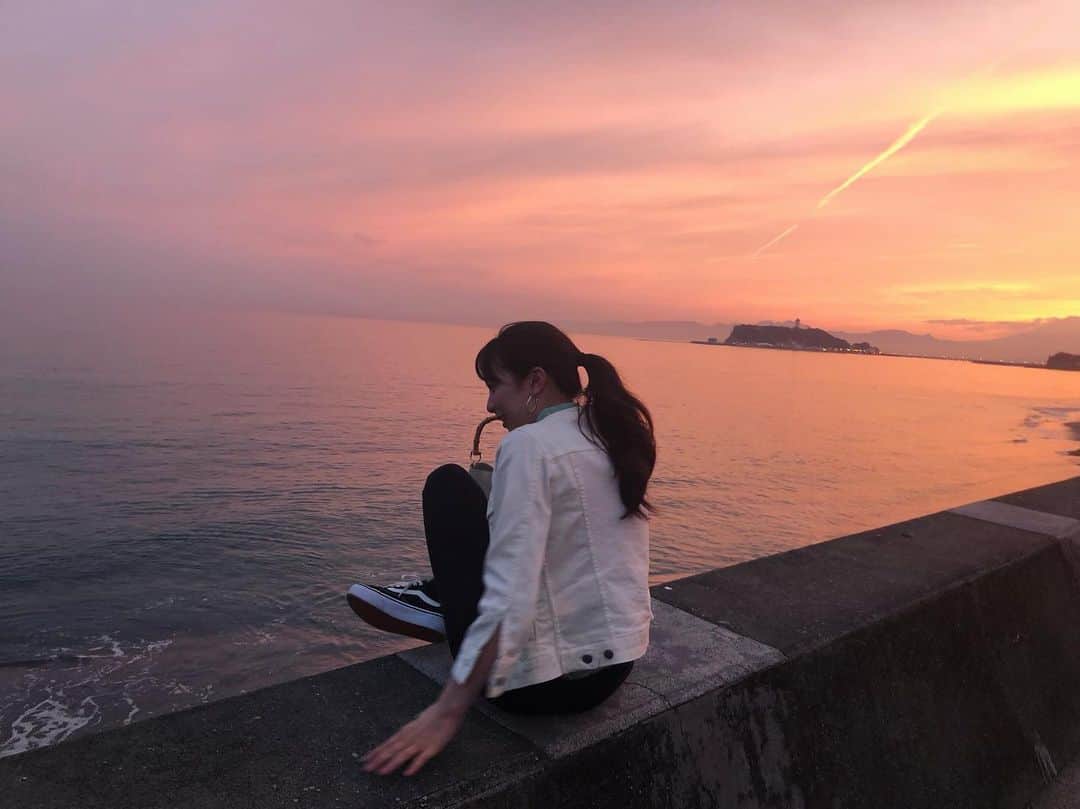 農海姫夏さんのインスタグラム写真 - (農海姫夏Instagram)「#gwの思い出 うみー❤︎ 私の名字にも海がつくからか、海がすき ・ ・ #江ノ島#photo#海」5月9日 21時17分 - hina_noumi