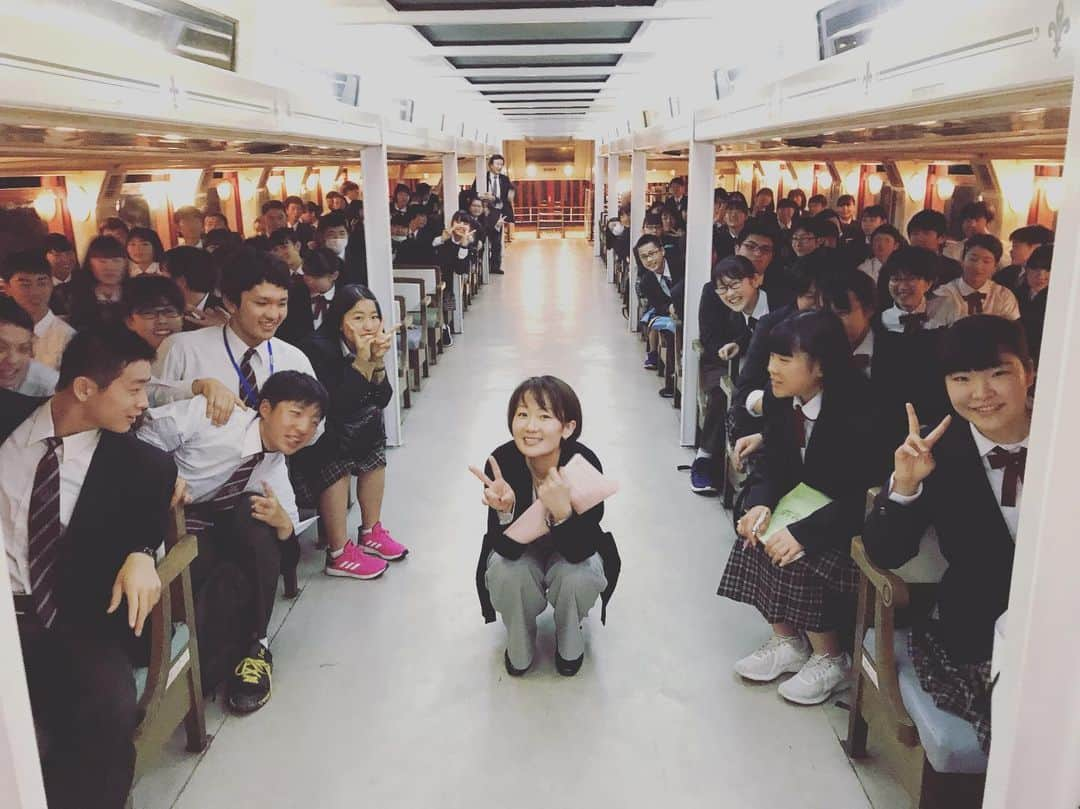 佐野優子さんのインスタグラム写真 - (佐野優子Instagram)「. 修学旅行プログラムで兵庫県松陽中学校と宮城県岩沼中学校の授業にお邪魔させて貰いました⛴ . とにかく元気良かった〜😂 若いっていいな👍🏻 . #修学旅行プログラム #船 #オリンピック #パラリンピック #松陽中学校  #岩沼中学校  #皆さんありがとうございました」5月9日 21時21分 - yuko12345