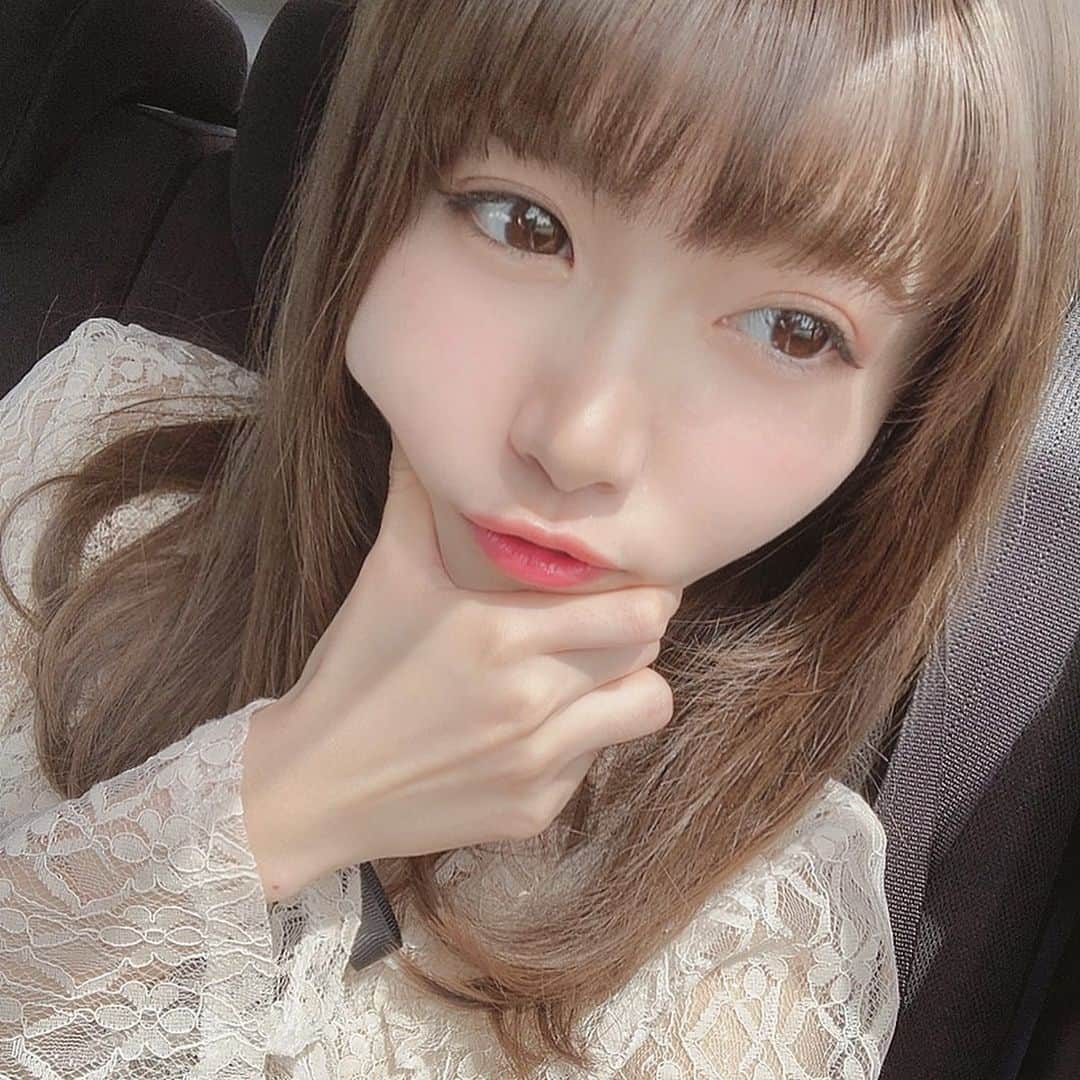 百合香（yurika）のインスタグラム：「#ワンピース #ワンピースコーデ #ベースメイク #makeup #裸眼 #令和 #春 #暖かい #女の子」