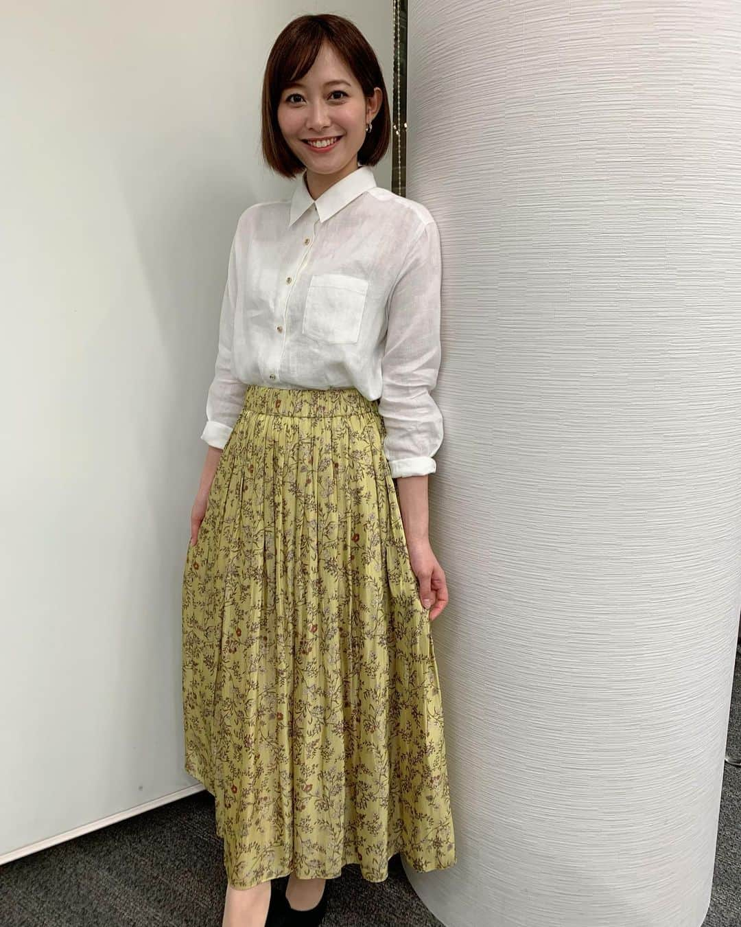 久冨慶子さんのインスタグラム写真 - (久冨慶子Instagram)「今日の衣装は トップスが @loungedress  スカートが @nolleys_official  でした😊✨ 明日は夏のような 暑さみたいですね🌻 ＊ ＊ #テレビ朝日 #スーパーjチャンネル  #久冨慶子 #アナウンサー #衣装」5月9日 21時49分 - keiko0hisatomi