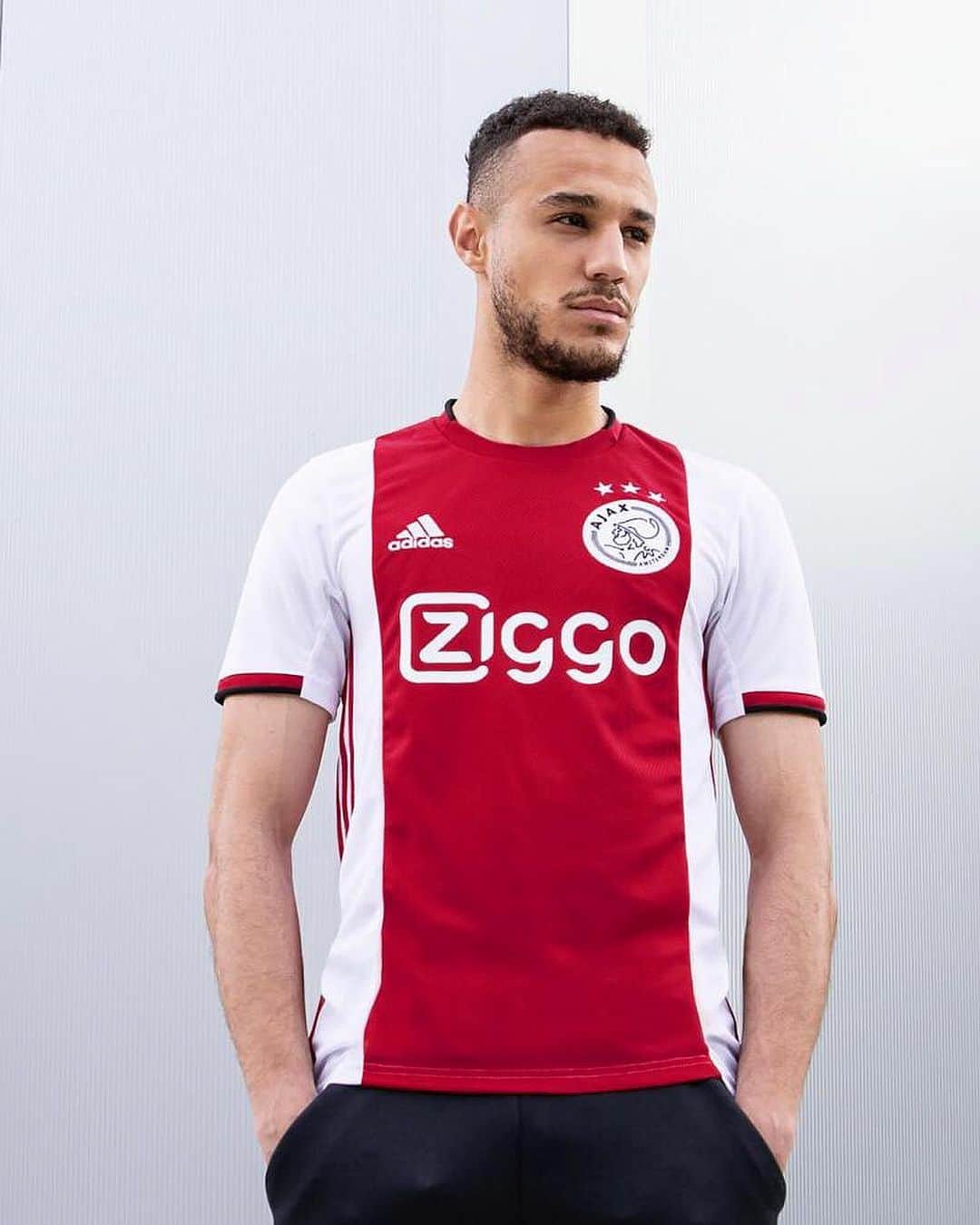 adidas Footballさんのインスタグラム写真 - (adidas FootballInstagram)「Here's to the future. @afcajax proudly introduce their new 2019/20 Home kit, exclusively available now through adidas.com and official club stores. #DareToCreate . #Football #Soccer #adidasFootball」5月9日 22時00分 - adidasfootball