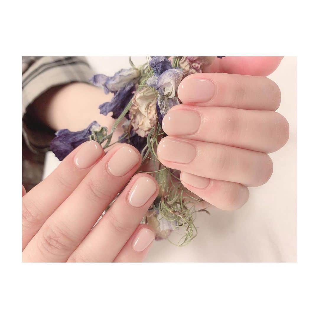 浜田翔子さんのインスタグラム写真 - (浜田翔子Instagram)「白からベージュになりました。💅 #nail #ネイル #原宿」5月9日 22時09分 - shoko_hamada