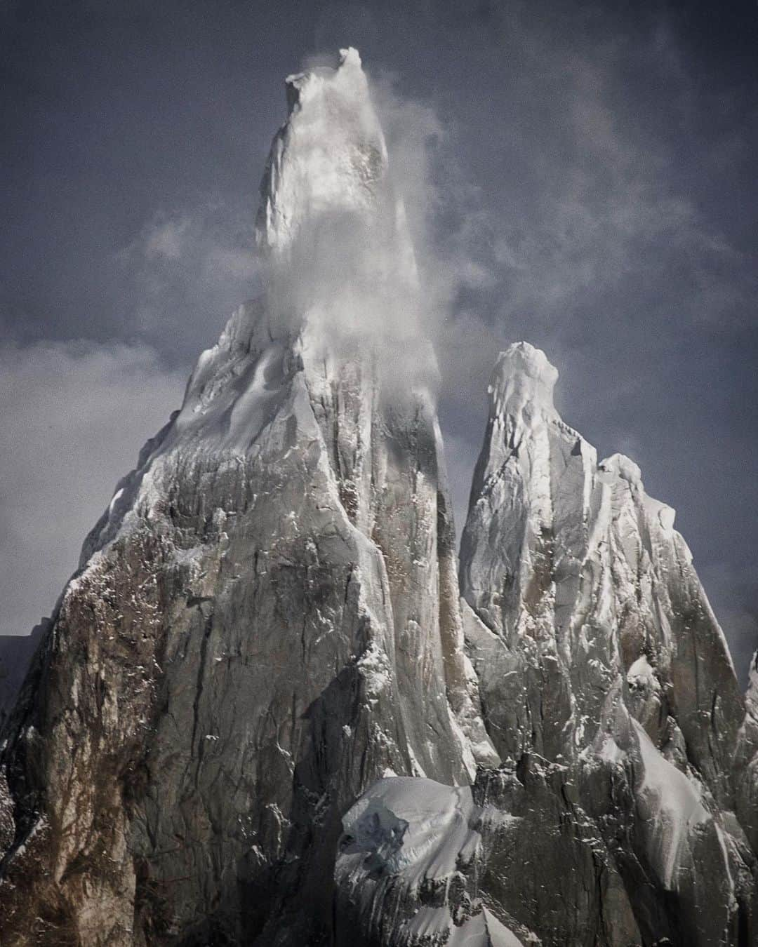 ジミー・チンさんのインスタグラム写真 - (ジミー・チンInstagram)「Cerro Torre simultaneously strikes inspiration and dread in those that seek its upper reaches. Still on the short list... @thenorthface」5月9日 22時12分 - jimmychin