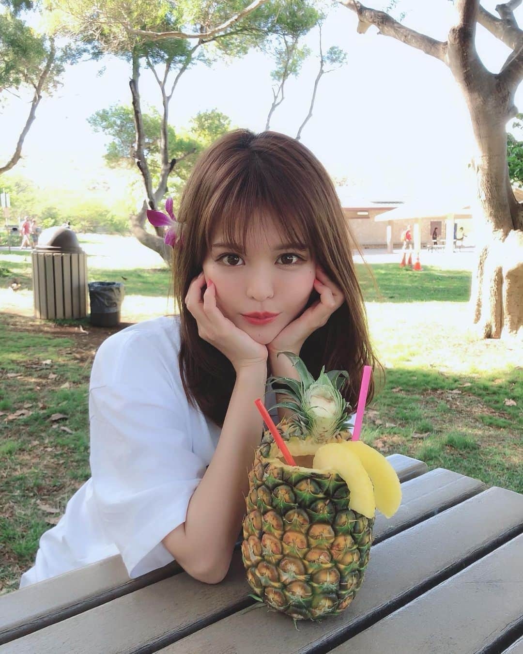 ななぴさんのインスタグラム写真 - (ななぴInstagram)「ぱいなぽー🤩🍍 このジュース本当に美味しかった🍹  #ハワイ #旅行好き #自撮り #女子旅 #白T #パインジュース #ハワイ旅行 #海外旅行 #ホノルル #ワイキキ #ダイアモンドヘッド」5月9日 22時38分 - __nanapgram__