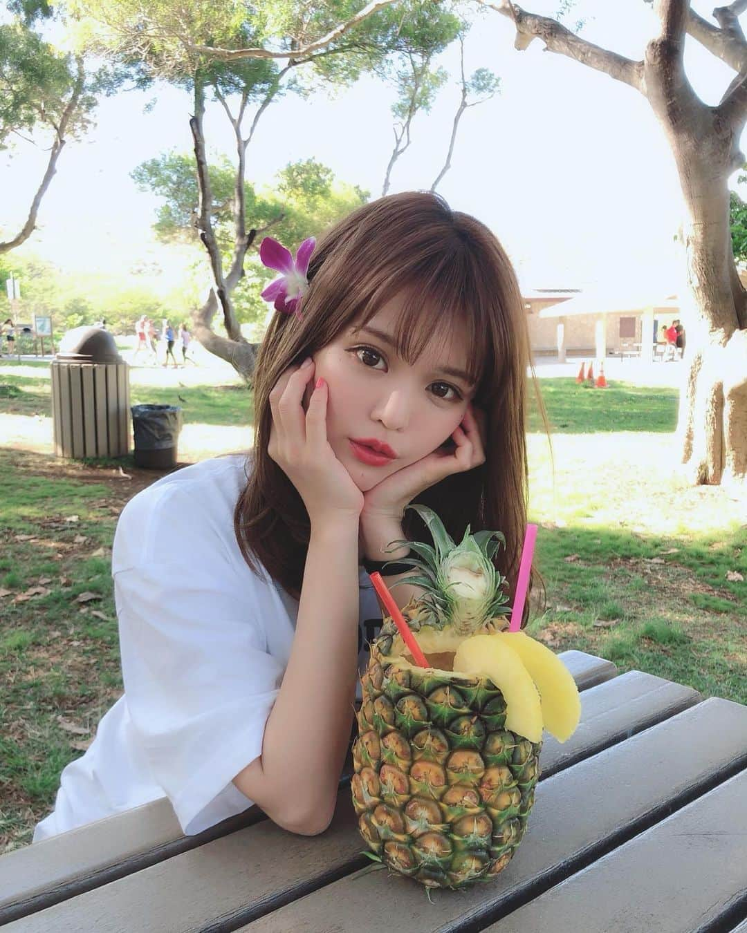 ななぴさんのインスタグラム写真 - (ななぴInstagram)「ぱいなぽー🤩🍍 このジュース本当に美味しかった🍹  #ハワイ #旅行好き #自撮り #女子旅 #白T #パインジュース #ハワイ旅行 #海外旅行 #ホノルル #ワイキキ #ダイアモンドヘッド」5月9日 22時38分 - __nanapgram__