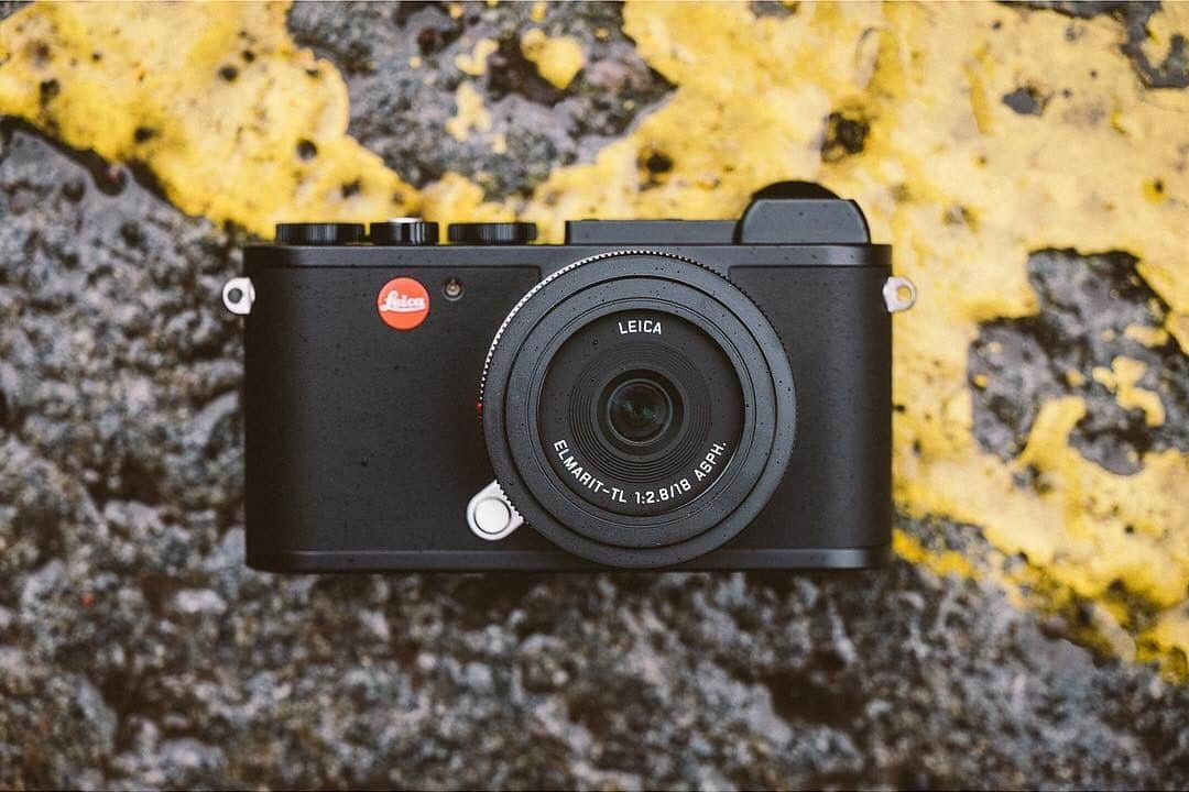 ライカさんのインスタグラム写真 - (ライカInstagram)「The Leica CL proves just how at home it feels on the street! This light-weight, compact Leica camera is the perfect companion for all your urban adventures. Find out more about the Leica CL via the bio link.  Photo: @leicabygofoto  #LeicaCamera #Leica #🔴📷 #Leicagram #LeicaCL #DreamBigPackSmall #TheLeicaLook #LeicaWorld #Leica_Club #LeicaSociety #LeicaPhoto #ShootLeicaPro #cameraporn #LeicaPorn #streetphotography #travelphotography」5月9日 23時00分 - leica_camera