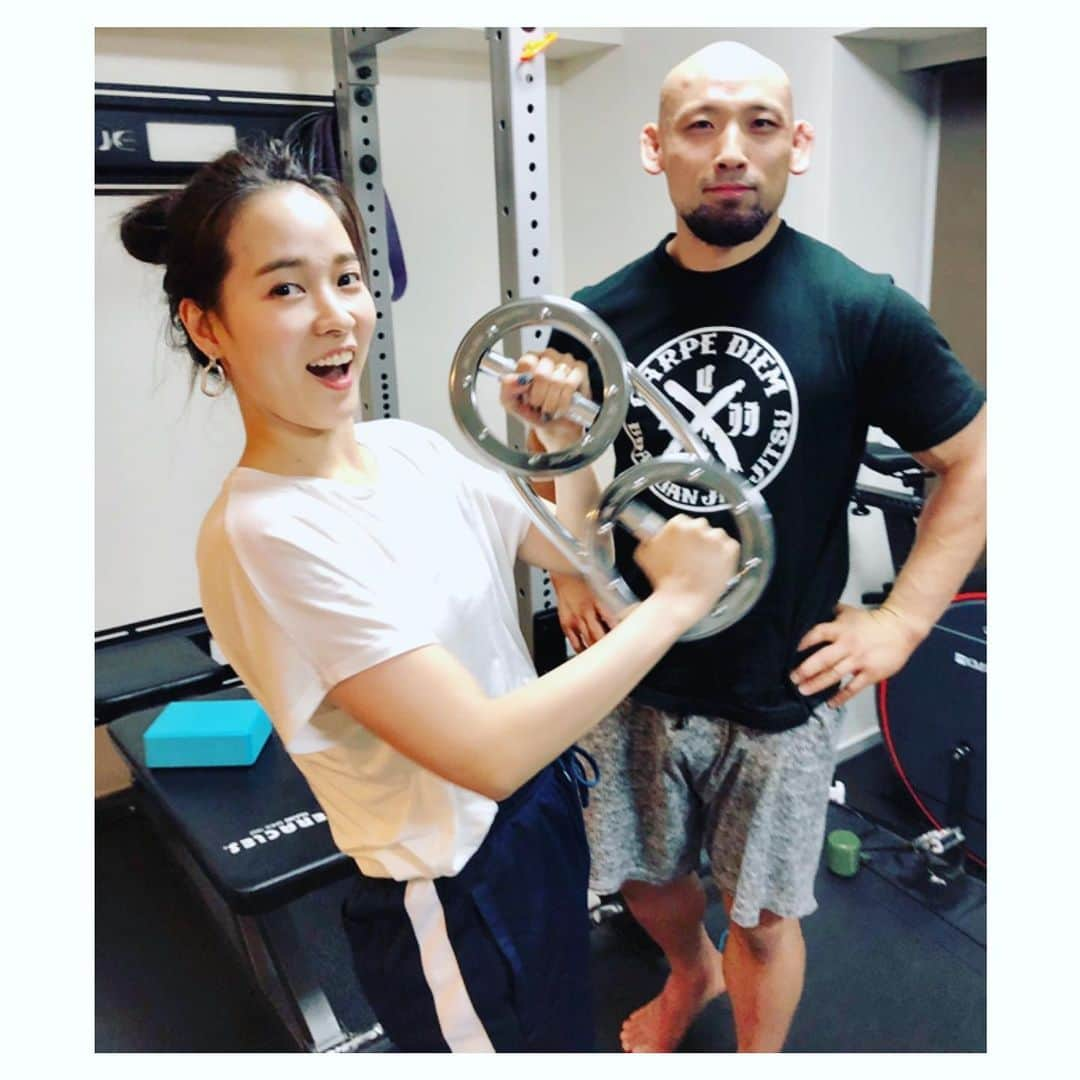 奈津子さんのインスタグラム写真 - (奈津子Instagram)「#筋トレ で初めて知恵の輪みたいな器具を使わせてもらいました🤔両側を掴んで全力でクルクル回すとめっっちゃ汗かくの、、筋トレグッズ奥が深すぎる〜沼みが深い🤔🔥🔥🔥 ・ #gym #personaltrainer #workout #diet #家電 #家電好き #家電女優 #東京 #奈津子 #筋トレ女子 #筋トレ初心者 #ワークアウト #ダイエット #パーソナルトレーニング」5月9日 22時58分 - natsuko_kaden