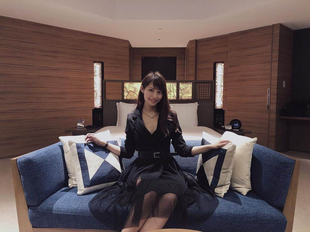 永田レイナさんのインスタグラム写真 - (永田レイナInstagram)「ちょっぴりドレッシーな夜🌙 . @lilyboutique_official  #ootd #lilyboutique #fashion #black #onepiece  #名古屋プリンスホテル #名古屋プリンスホテルスカイタワー #スカイダイニング天空 #skydining天空 #nagoyaprincehotelskytower  #nagoya #princehotel #PR」5月9日 22時58分 - reina_nagata