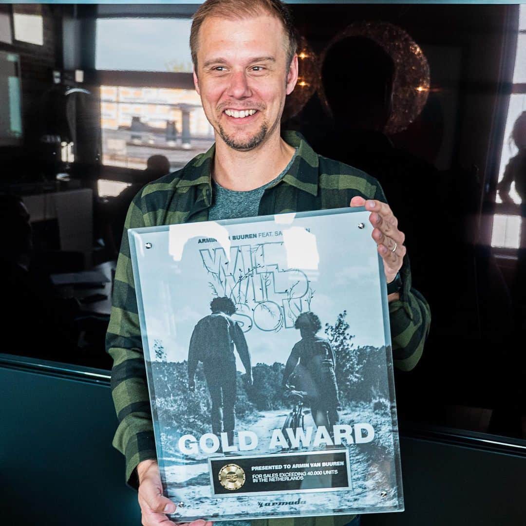 Armin Van Buurenさんのインスタグラム写真 - (Armin Van BuurenInstagram)「WOW! Gold for 'Blah Blah Blah' in France, Platinum for 'Blah Blah Blah' in Belgium and Gold for 'Wild Wild Son' in the Netherlands. Thank YOU! 😄」5月9日 23時09分 - arminvanbuuren