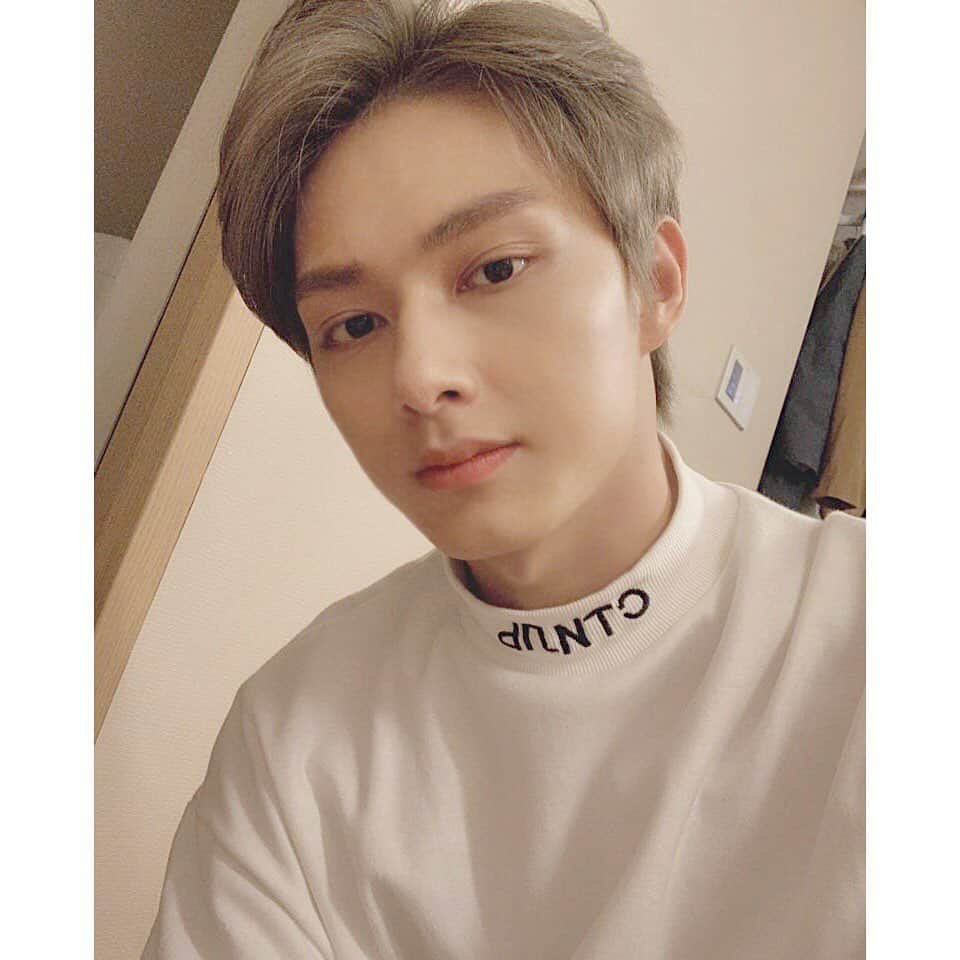 SEVENTEENさんのインスタグラム写真 - (SEVENTEENInstagram)「[17'S] SEVENTEEN INSTAGRAM 5M❤️ FOLLOWER SELFIE PARTY 🥳 #SVTCARATSTAGRAM #SELFIEPARTY 🎉  #민규 #준 #우지」5月9日 23時10分 - saythename_17