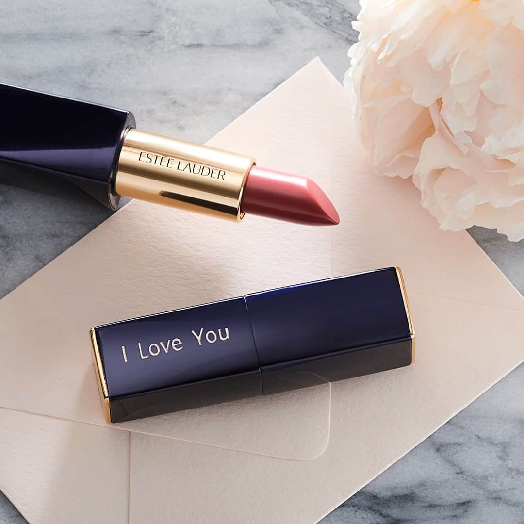 エスティローダーさんのインスタグラム写真 - (エスティローダーInstagram)「Skip the flowers... Say “I Love You” with #LipstickEnvy in Rebellious Rose 🌹 This universally-flattering shade makes the perfect #MothersDay gift.  For in-store engraving on her favorite shades of #PureColorEnvy Lipstick, visit the link in our bio to find an Estée Lauder near you! #LipsToEnvy #MothersDayGifts」5月9日 23時20分 - esteelauder