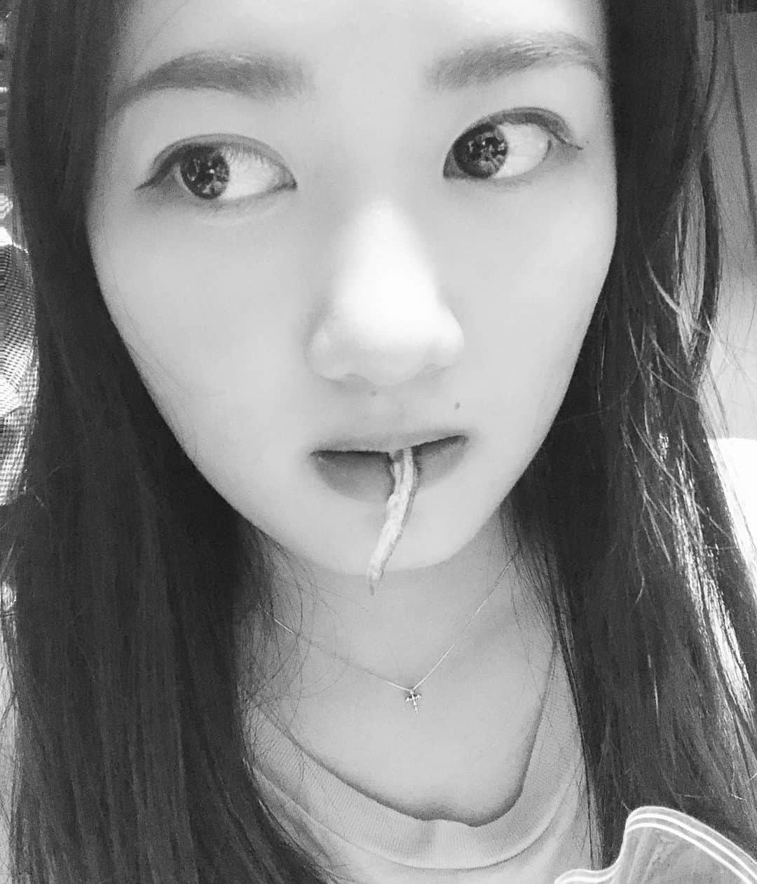 西平風香さんのインスタグラム写真 - (西平風香Instagram)「間食は煮干し。。苦いぜ。」5月9日 23時51分 - fuukanishihira