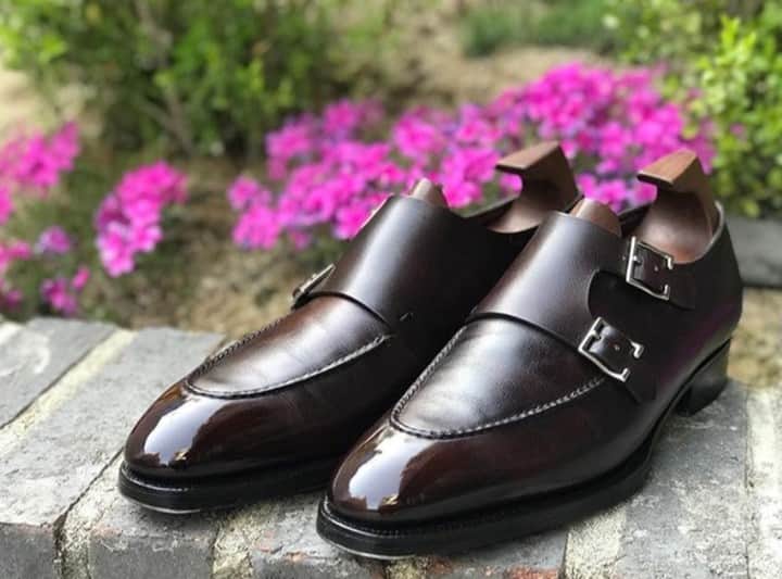 Saphirさんのインスタグラム写真 - (SaphirInstagram)「Simplicity, yes! But always with a touch of creativity, thanks to well-nourished and shiny shoes ready for all occasions. 😚 . La simplicité, oui ! Mais toujours dans l'originalité et la créativité avec des chaussures nourries et brillantes pour toutes les occasions. 😚 . Photo : nordkrakow . . #SaphirOfficial #Saphir #ShoeShine」5月10日 0時02分 - saphir_official