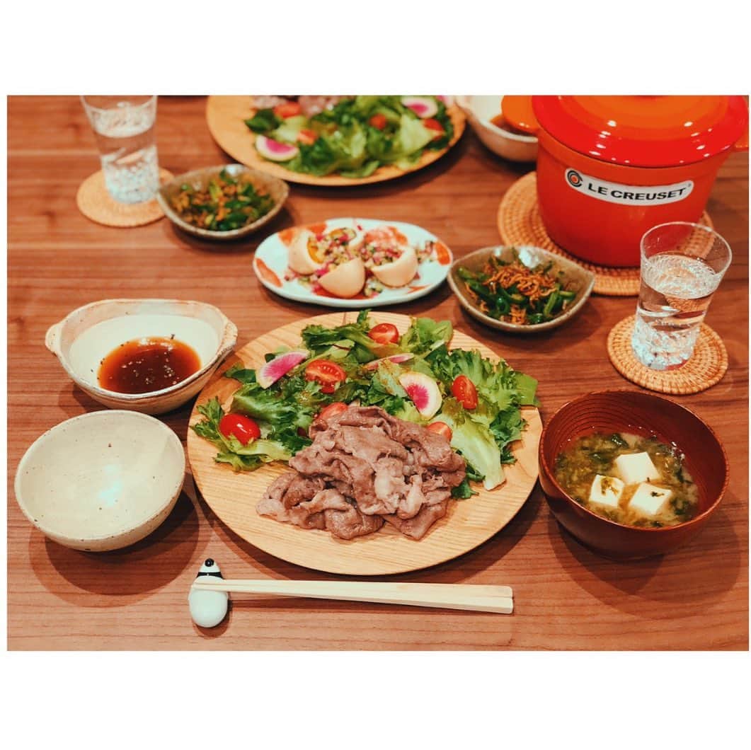 高梨臨さんのインスタグラム写真 - (高梨臨Instagram)「牛肉のポン酢ソース・サラダ・オイスター煮卵・ピーマンじゃこ・お味噌汁・ごはん。 ごはんは、ル・クルーゼのココット・エブリィで炊いてみました。ほかほか。 #高梨食堂」5月10日 0時04分 - rintakanashi_official