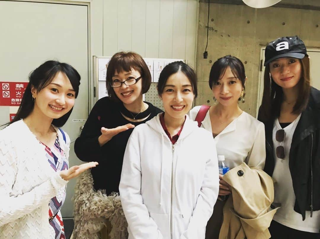 鳳翔大さんのインスタグラム写真 - (鳳翔大Instagram)「みどり姉さんの舞台をあんりと観に行ってきました！  お芝居もめっちゃ面白いし、姉さん綺麗過ぎやし可愛いし最高でした⭐︎ 久々にさくらさんと純さんにもお会い出来ました❤️ 楽しかったー‼️ #大鳥れい さん #舞台focus  #星乃あんり #月丘七央  さん #純あいら さん #鳳翔大」5月10日 0時16分 - dai_hosho_official