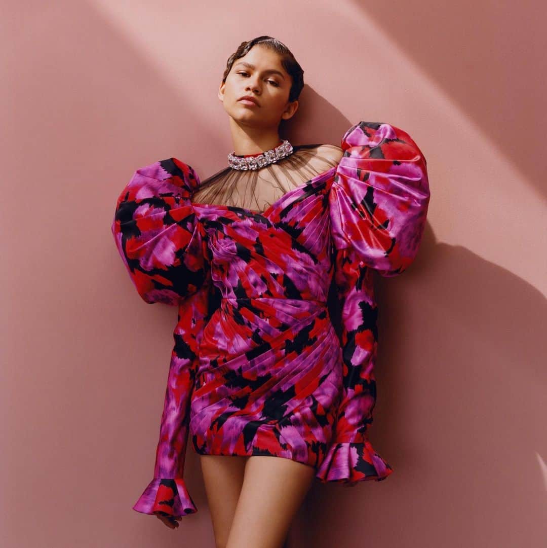 Vogueさんのインスタグラム写真 - (VogueInstagram)「@Zendaya is one of the most politically vocal among a crop of “woke” young stars, posting to Instagram in support of Colin Kaepernick, urging her fans to take action when she picked up a Teen Choice Award the day after the deadly alt-right rally in Charlottesville, and—famously—clapping back at E! announcer Giuliana Rancic’s barbs about her dreadlocks at the 2015 Academy Awards. That was the first time many people outside the Disney demographic took note of her, thanks to the messages of support she got from the likes of Ava DuVernay, Kerry Washington, and Solange Knowles. The star opens up about taking risks, speaking out—and making your voice heard in the full cover story at the link in our bio. Photographed by @tylersphotos, styled by #CamillaNickerson, Vogue, June 2019」5月10日 0時16分 - voguemagazine