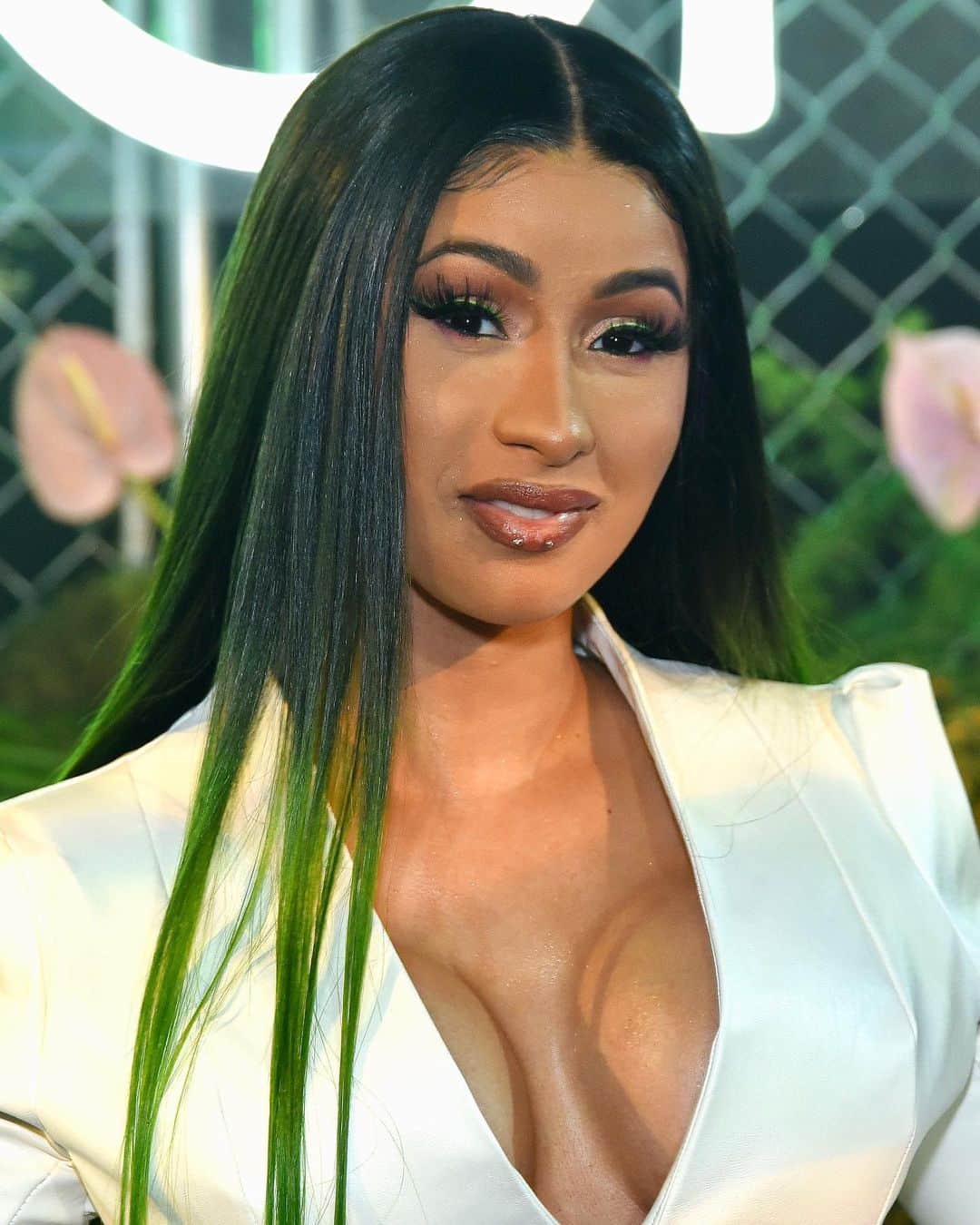 Just Jaredさんのインスタグラム写真 - (Just JaredInstagram)「@iamcardib all smiles at her new @fashionnova collection launch party! See more on JustJared.com #CardiB Photos: WENN」5月10日 0時25分 - justjared