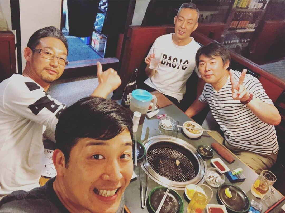 あべこうじさんのインスタグラム写真 - (あべこうじInstagram)「ㅤㅤㅤㅤㅤㅤㅤㅤㅤㅤㅤㅤㅤ 高校の同級生との焼肉。 焼肉屋をやっているヤツの店なわけ。 サイコーの夜でしたwww ㅤㅤㅤㅤㅤㅤㅤㅤㅤㅤㅤㅤㅤ #あべこうじ #ゆうじ #ジョージ #高橋 #サッカー部 #県商工 #京城苑 #鶴ヶ峰店 #ハッピィ #さいこー #楽しかったぁー #みんなじじい」5月10日 0時31分 - abe_happy