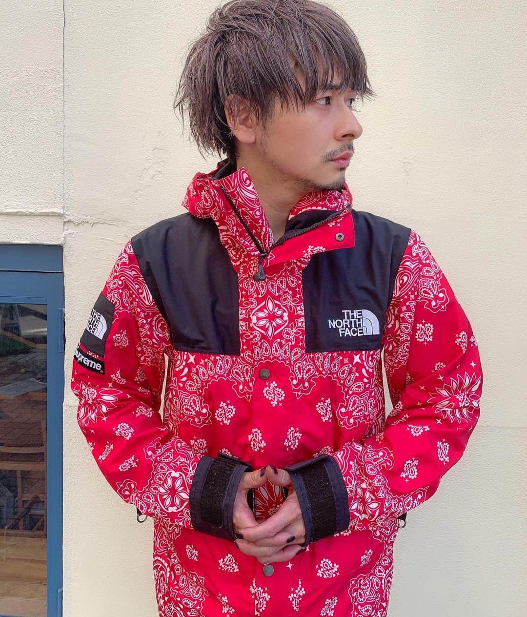 のインスタグラム：「グッモーニン🤩 supreme🔴バンダナ これがやっぱ1番僕っぽい笑笑 今日はサロンワークと収録📽💫からのサロンワーク😊ネクストステージあがりましょうか🤩 #tabook#タブーケイ#名古屋#nike #supreme#supremeny #thenorthface #thenorthface  #supremenewyork #supremeboxlogo #supremejapan #louisvuitton #supremelv#シュプリーム」
