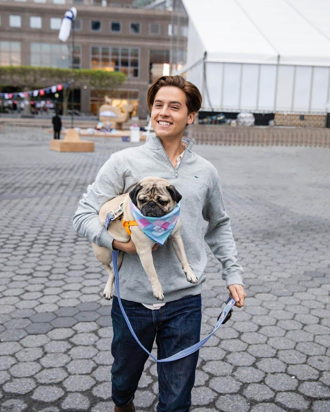 Targetさんのインスタグラム写真 - (TargetInstagram)「#vineyardvinesForTarget arrives May 18 but we’re already celebrating at the NYC summer pop-up with @colesprouse and @itsdougthepug! Check out our story to join the fun.」5月10日 10時36分 - target