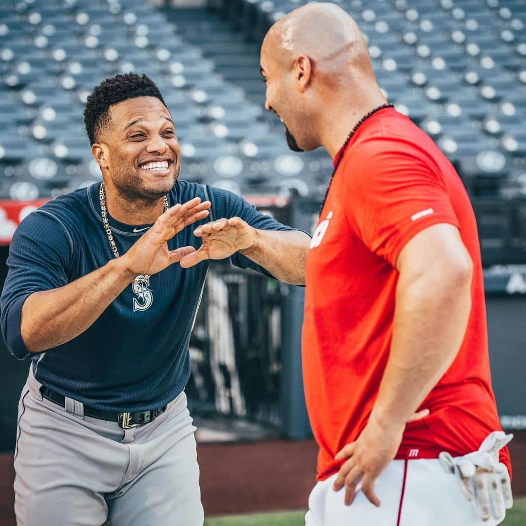 ロビンソン・カノさんのインスタグラム写真 - (ロビンソン・カノInstagram)「‪Congrats my brother @albertpujols. The Machine! 2000 💪🏽🇩🇴‬」5月10日 11時13分 - robinsoncano