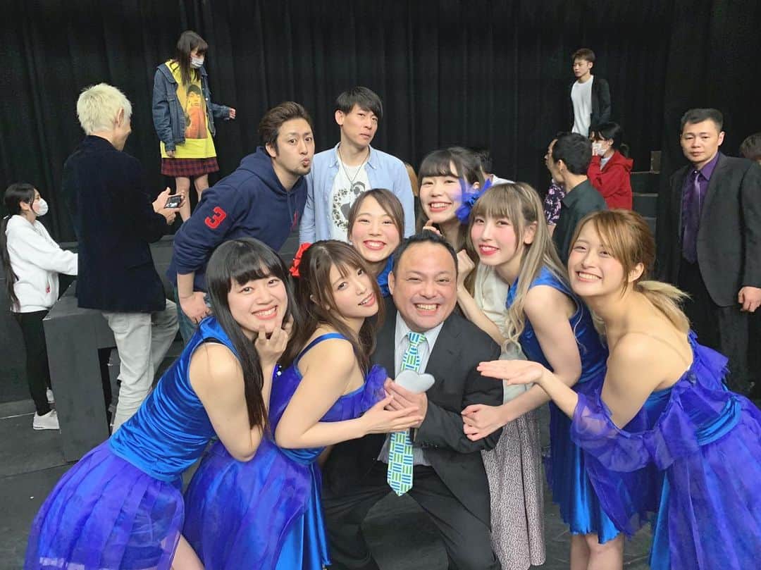 新村あかりさんのインスタグラム写真 - (新村あかりInstagram)「『才能のない僕らは…』の劇中で登場するアイドル、ブルートレイン💕みんな仲良しなんだよ♪」5月10日 11時22分 - niimura_akari