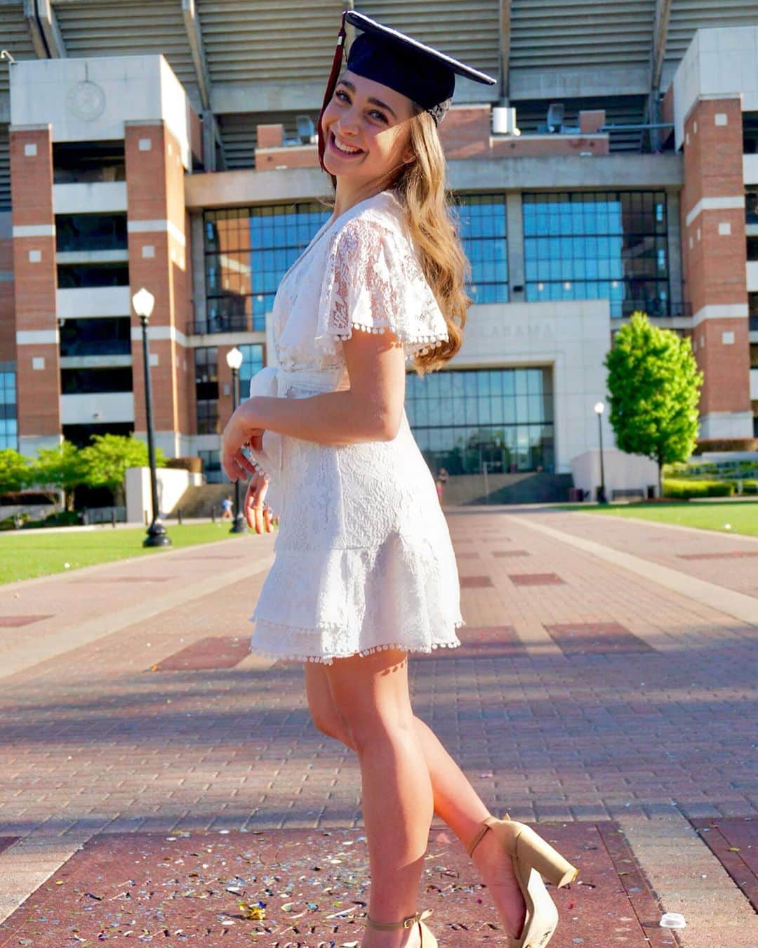 ペイトン・アーンストのインスタグラム：「Last post about graduation I swear🎓」