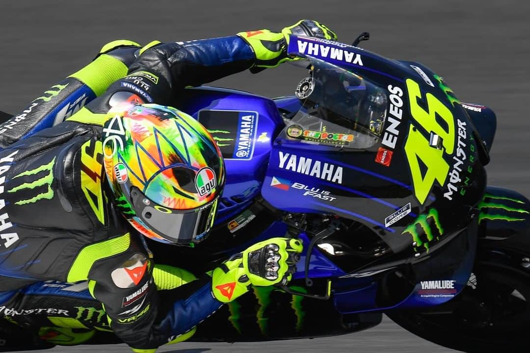 MotoGPさんのインスタグラム写真 - (MotoGPInstagram)「The Sunday rider 💪💪 // Starting from 13th on the grid @valeyellow46 managed to do another impressive comeback at the #SpanishGP to finish a difficult weekend in sixth 🔥 #VR46 #MotoGP #Motorcycle #Racing #Motorsport」5月10日 2時30分 - motogp