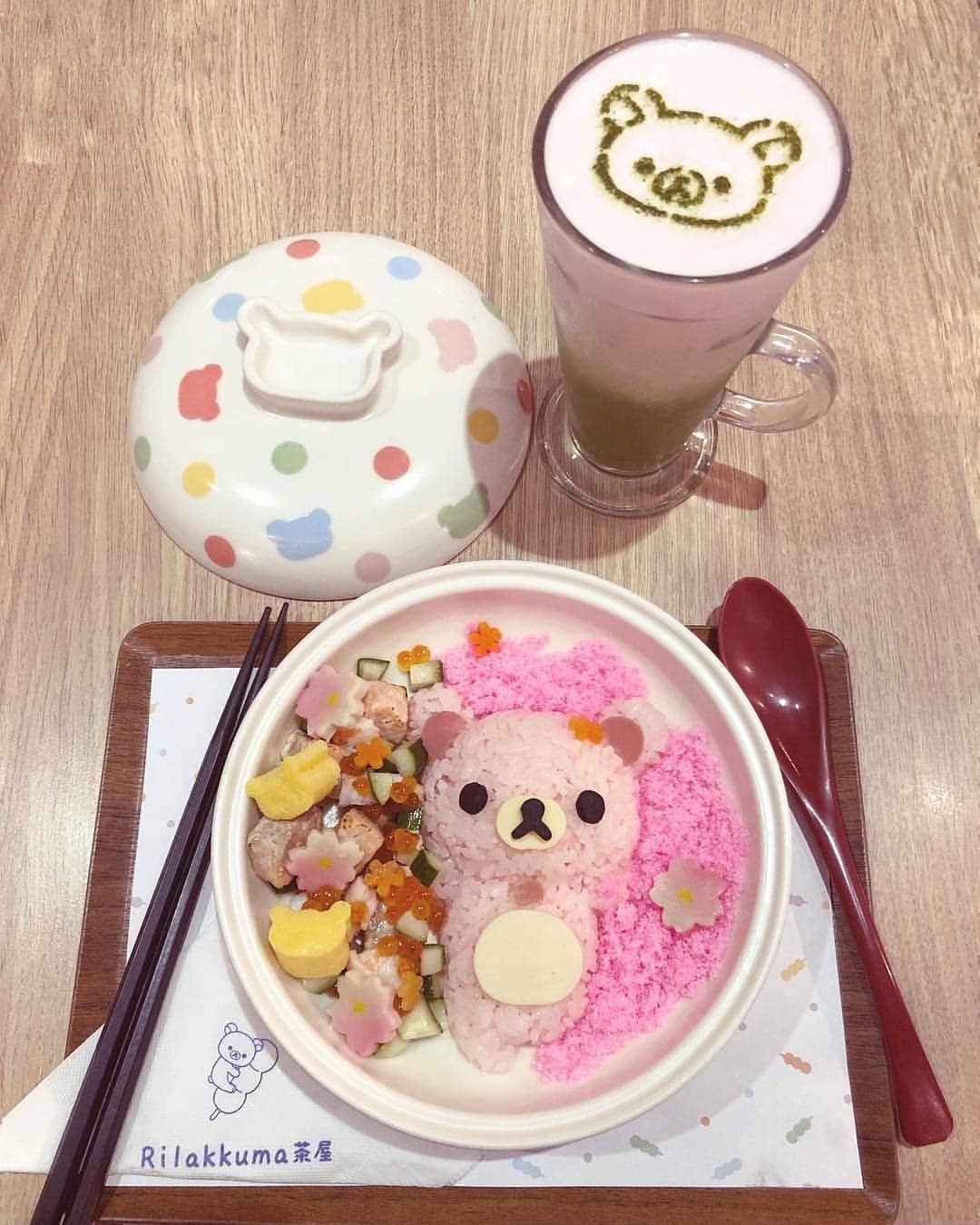 Rilakkuma US（リラックマ）さんのインスタグラム写真 - (Rilakkuma US（リラックマ）Instagram)「A cute Rilakkuma meal is made even cuter in the right dishware! Check out this pic by @starring.jenn at the Rilakkuma Cafe in Taiwan! . . . #rilakkumaus #rilakkuma #sanx #kawaii #cutefood #リラックマ #サンエックス #キャラ弁」5月10日 2時46分 - rilakkumaus