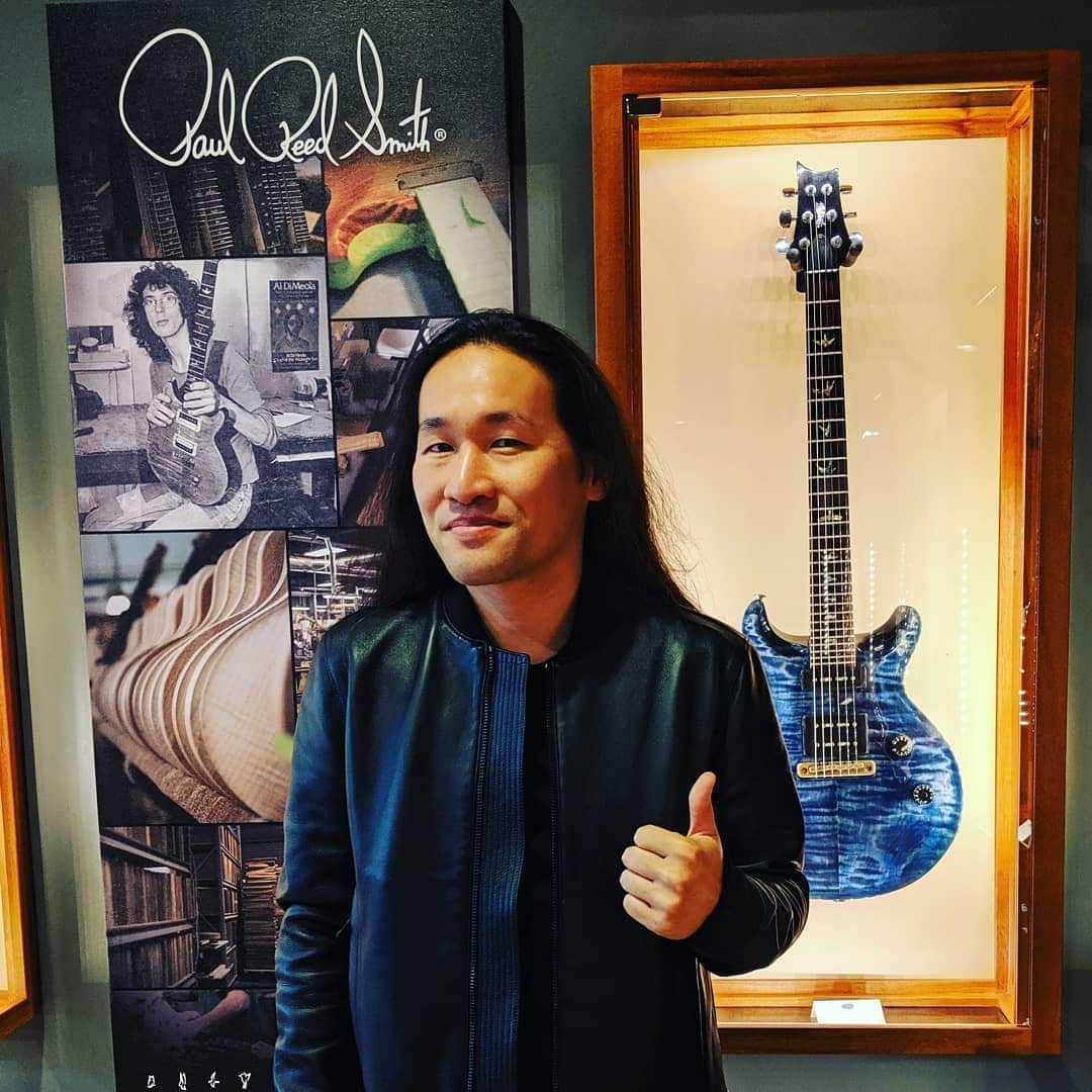 DragonForceさんのインスタグラム写真 - (DragonForceInstagram)「Special guest livestream today!  I will be chatting & jamming with Paul Reed Smith of @prsguitars live on https://twitch.tv/hermanli Will we #djent or #epm? 🤘🤣🤘🎸🎸 Thu. 9th May 2019 2pm PT / 5pm ET / 10pm UK . . .  #dragonforce #prsguitars @Twitch #hermanli #guitar #guitarist #shred #guitarsolo #paulreedsmith #shredguitar #vintageguitars #classicguitar #guitarhero #guitars #extremepowermetal」5月10日 2時52分 - dragonforcehq