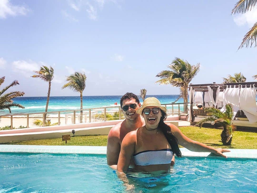 テトリ・ディクソンのインスタグラム：「HONEYMOONIN’ feels」