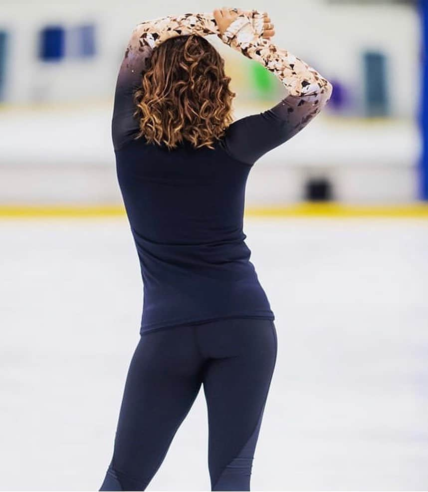 ケイトリン・オズモンドさんのインスタグラム写真 - (ケイトリン・オズモンドInstagram)「Love how great and warm I feel on the ice wearing @xpressionelite clothes! #amazingforskating #xpressionelite #INNOVATION 📸: @danielleearlphotography」5月10日 3時21分 - kaetkiss