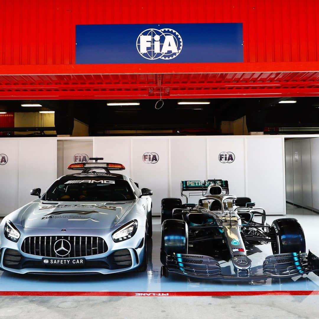 MERCEDES AMG PETRONASさんのインスタグラム写真 - (MERCEDES AMG PETRONASInstagram)「‪#GarageGoals! 😍😍😍 Left or right... Which one are you taking for a spin! • #MercedesAMGF1 #MercedesAMG #F1 #MercedesBenz #SpanishGP #PETRONASmotorsports #InstaCar #CarsofInstagram」5月10日 3時33分 - mercedesamgf1