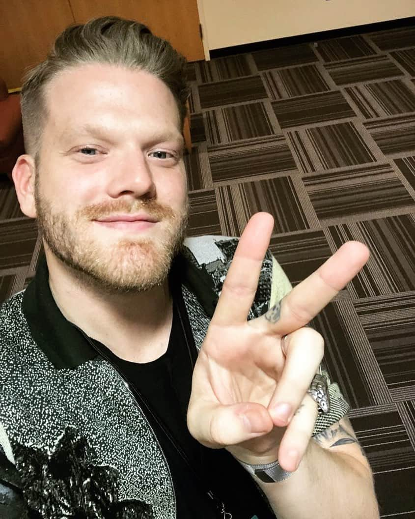 ペンタトニックスさんのインスタグラム写真 - (ペンタトニックスInstagram)「JUST ✌️ DAYS! Join in on the countdown just like ⁦‪@scotthoying‬⁩ is doing with your very own selfie! #PTXTheWorldTour」5月10日 3時49分 - ptxofficial