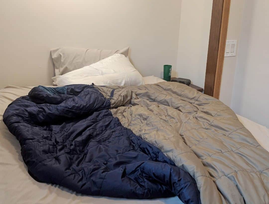 ジ・オニオンさんのインスタグラム写真 - (ジ・オニオンInstagram)「Boyfriend’s Comforter An Unzipped Sleeping Bag」5月10日 3時46分 - theonion