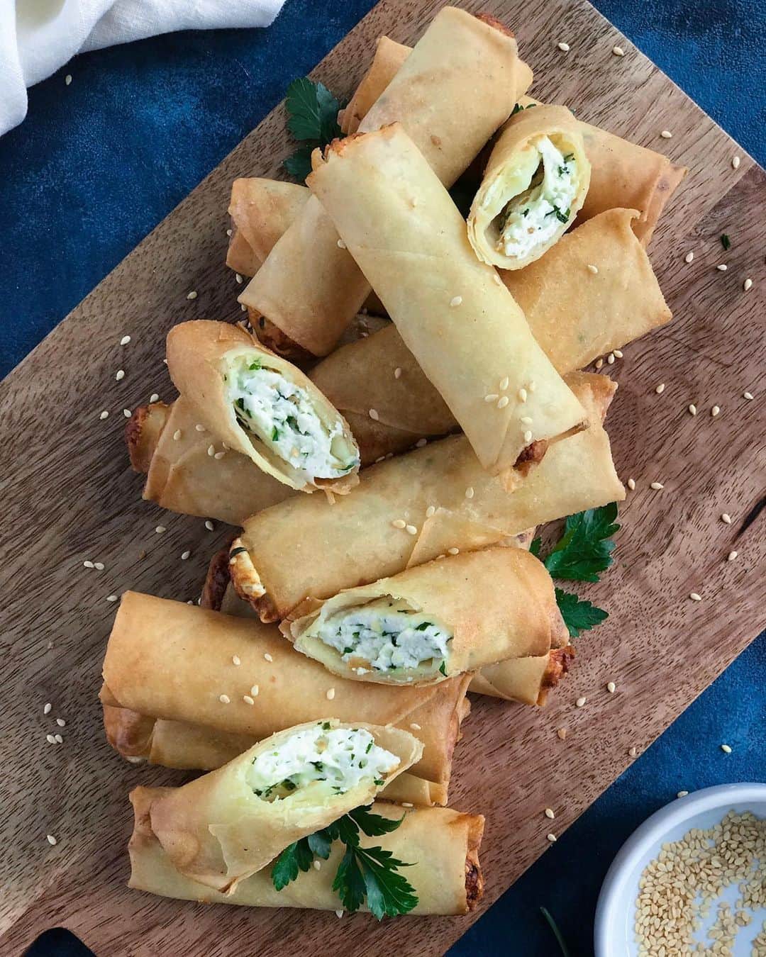 Easy Recipesさんのインスタグラム写真 - (Easy RecipesInstagram)「One of my most favorite appetizers, Lebanese Cheese Rolls is now up on the blog! Full recipe link in my bio:  https://www.cookinwithmima.com/lebanese-cheese-rolls/」5月10日 4時08分 - cookinwithmima