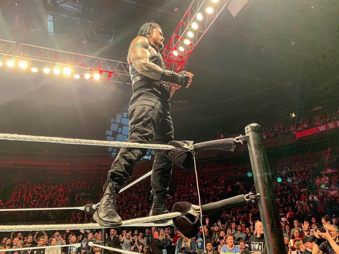 WWEさんのインスタグラム写真 - (WWEInstagram)「Wherever @romanreigns goes, whether it’s #Raw, #SDLive, or #WWEBrussels, he’s reminding everybody that it’s his yard!」5月10日 4時24分 - wwe