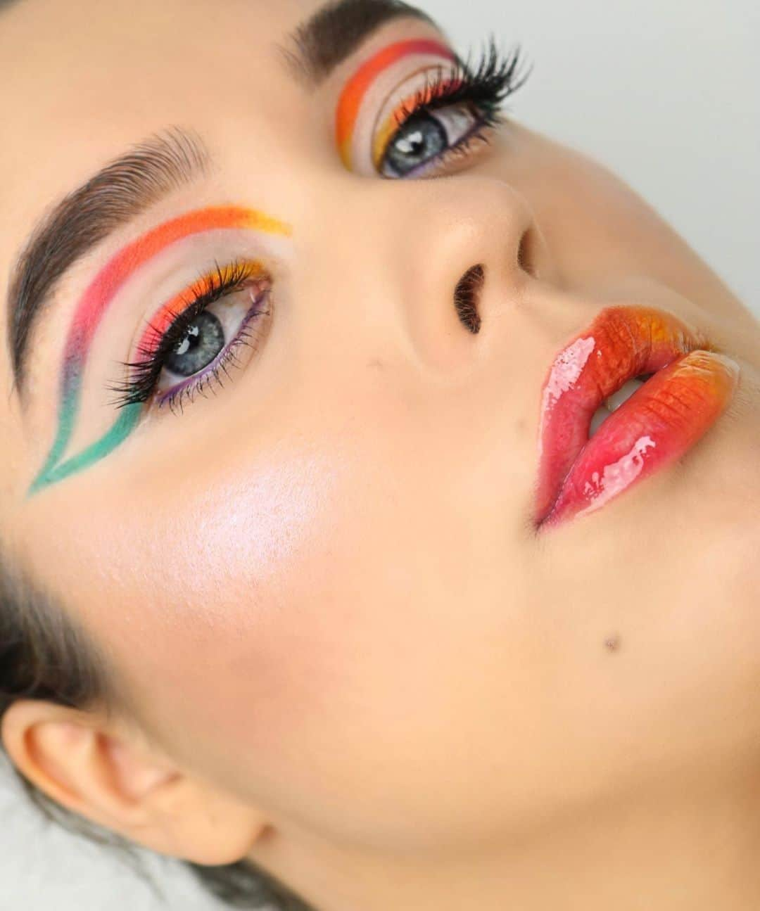 NYX Cosmeticsさんのインスタグラム写真 - (NYX CosmeticsInstagram)「Living for this graphic liner moment by @rutqova ✔🌈 She achieves this colorful #EOTD using our Ultimate Shadow Palette in 'Brights' 🌟 || #nyxcosmetics #nyxprofessionalmakeup #crueltyfreebeauty」5月10日 4時29分 - nyxcosmetics