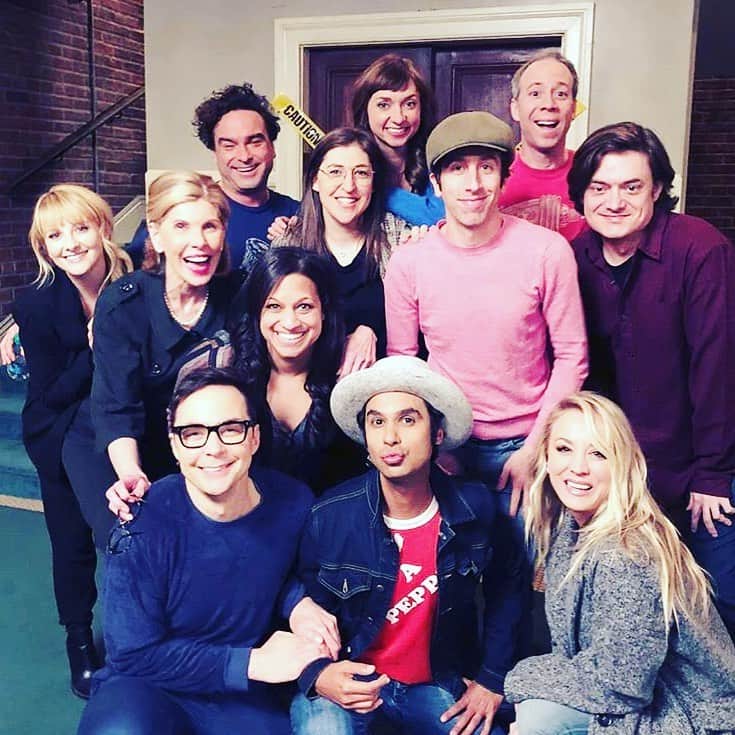 メリッサ・ラウシュのインスタグラム：「Such a wonderful episode of @bigbangtheory_cbs tonight! Get up on it!!!!! 💛」