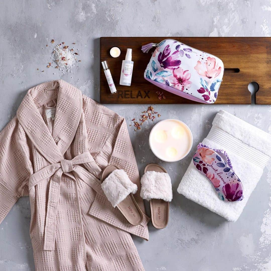 Nextさんのインスタグラム写真 - (NextInstagram)「Scheduling in a bit of me time this weekend? Here's everything you need to turn your home into your very own spa 🧖 🔍 Towel: 599542 Candle: 643747 Tray: 194286 Robe: 613061 Slippers: 309327 Eye mask: 336457 Sleep spray: L97393. #selfcare #relax #pamper #nightin #metime #spa #relaxing #nextwomen #nexthome #bath」5月10日 4時35分 - nextofficial